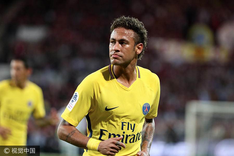 人物志：森林传奇约翰·罗伯逊人生落幕，他被誉为绿茵毕加索（森林传奇约翰·罗伯逊谢幕：足坛“绿茵毕加索”的最后一章）